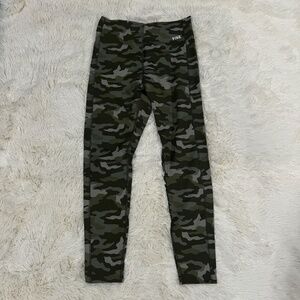 PINK Active Camouflage Leggings - NWT